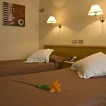 レウカ 3*