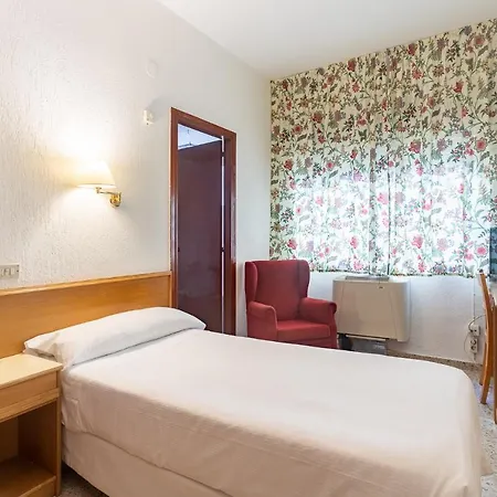 Hotel Leuka 3*