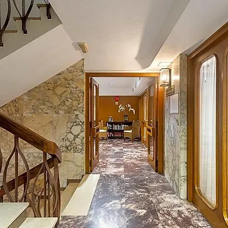 Leuka Hotel 3*