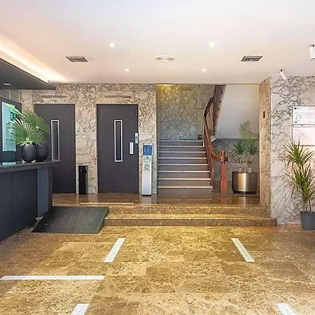 Hotel Leuka 3*