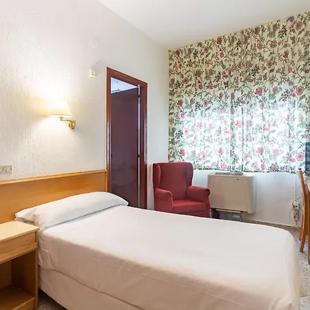 Hotel Leuka 3*
